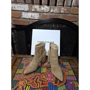 Marc Fisher Glorena Suede Ankle Booties Womens 7 Tan Pointed Toe Block Heel NIB